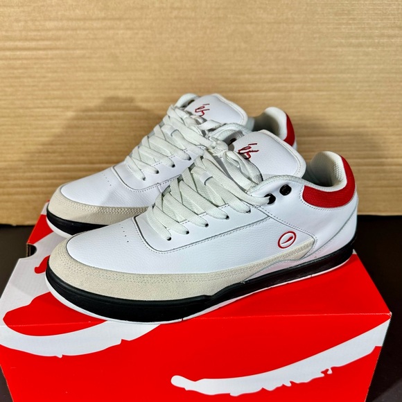 Size 11.5 éS Stylus Mid skate shoes
Brand new with box - Picture 3 of 6